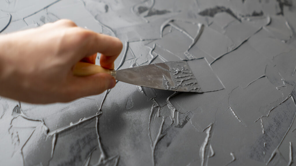Build Save was developed to improve texture retention by strengthening fresh-state cohesion and controlling water migration in cementitious finishing systems.